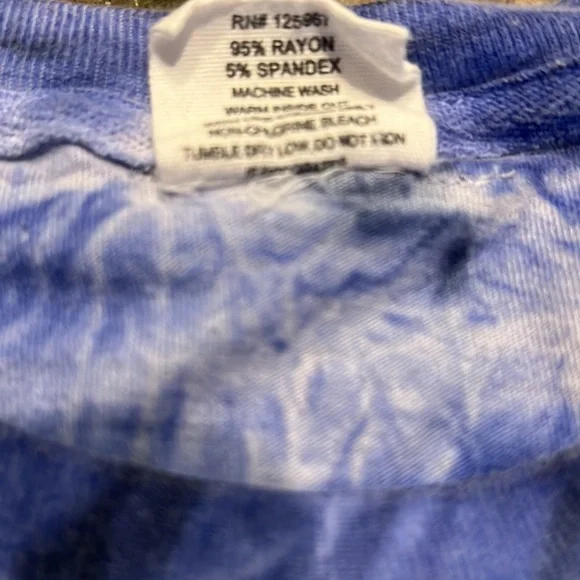 Outer Banks Tie-Dye Crop Top size medium - Picture 8 of 10